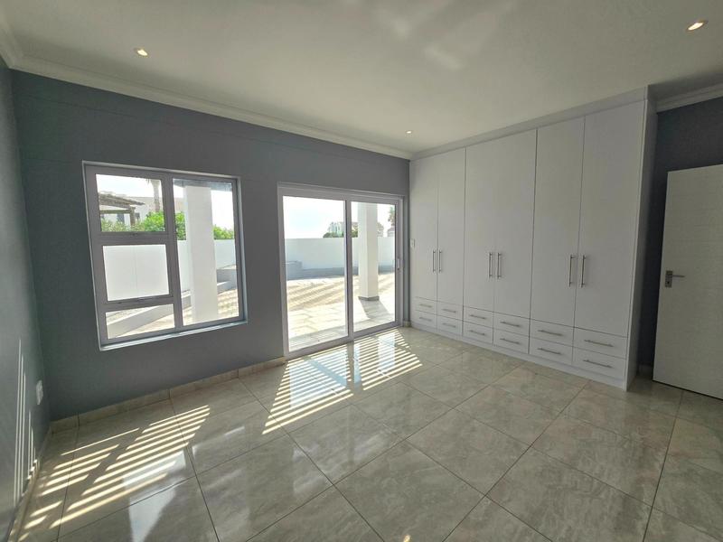 3 Bedroom Property for Sale in Golden Mile Western Cape